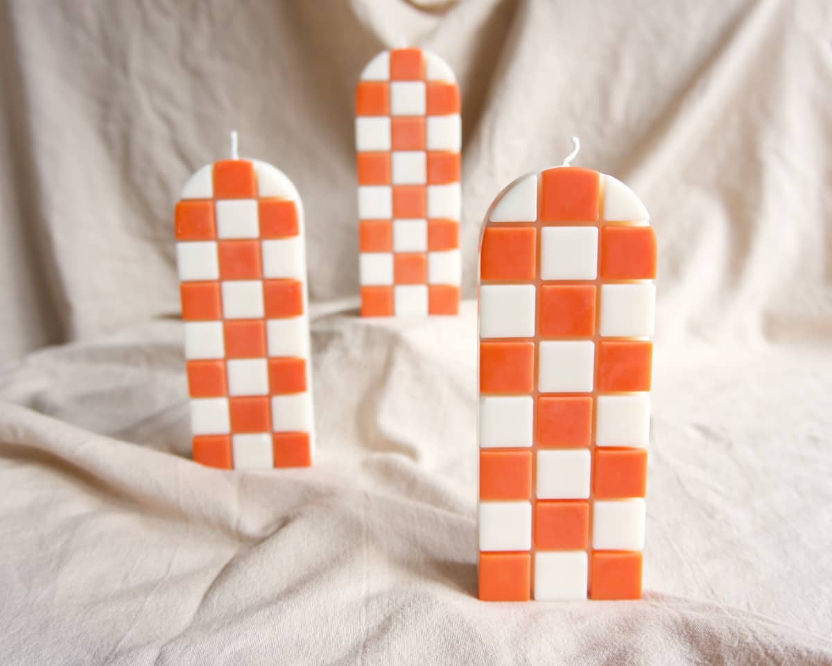 am-cla-damier-bougie-d-corative-damier-orange-cire-colza image 2