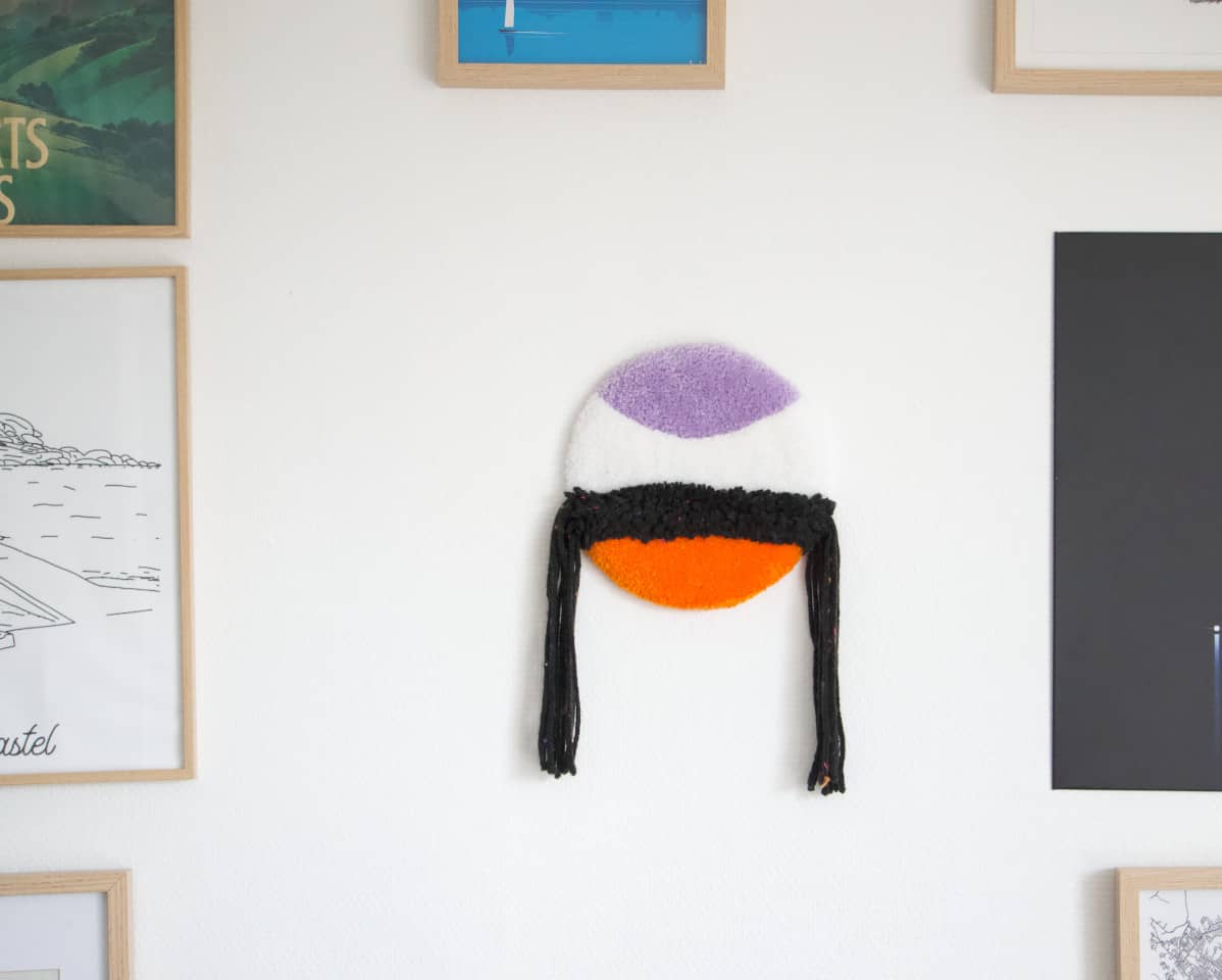 am-cla-tissage-tufting-mural-rond-violet-orange-franges image 1