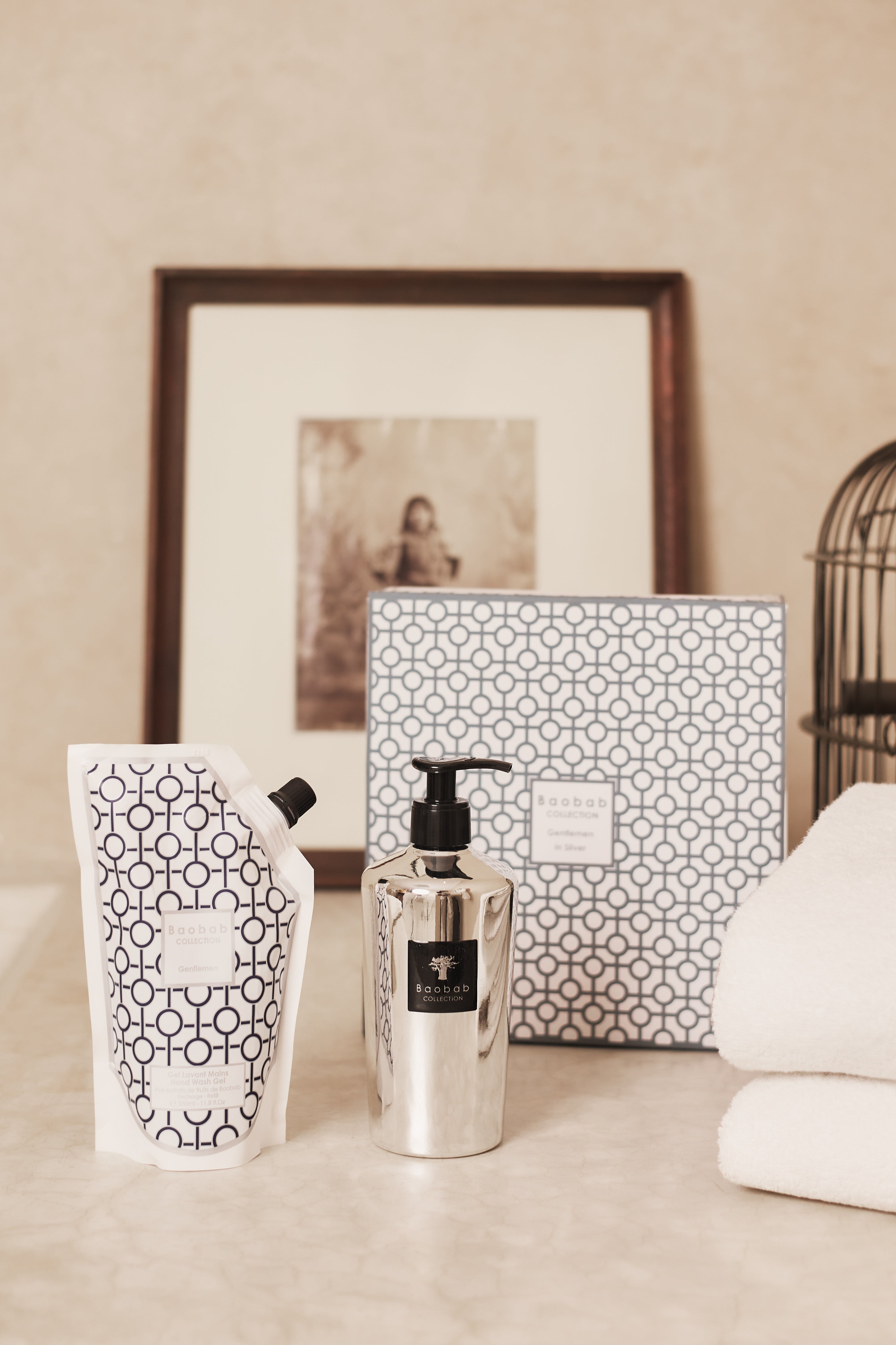 baobab-collection-women-gentlemen-in-silver-gel-mains-2x350ml image 3
