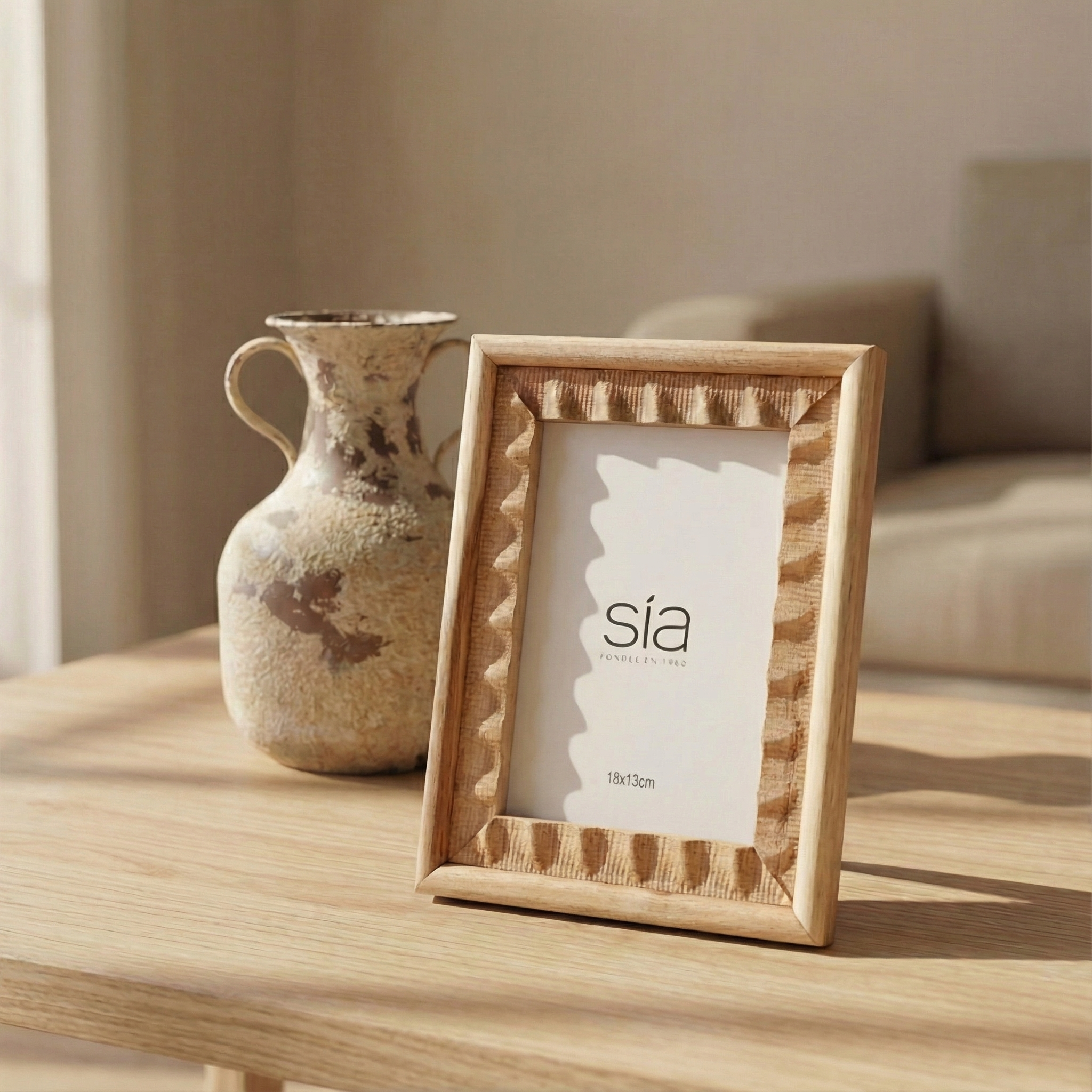 sia-victoria-cadre-photo-13x18-bois-acacia-beige image 2