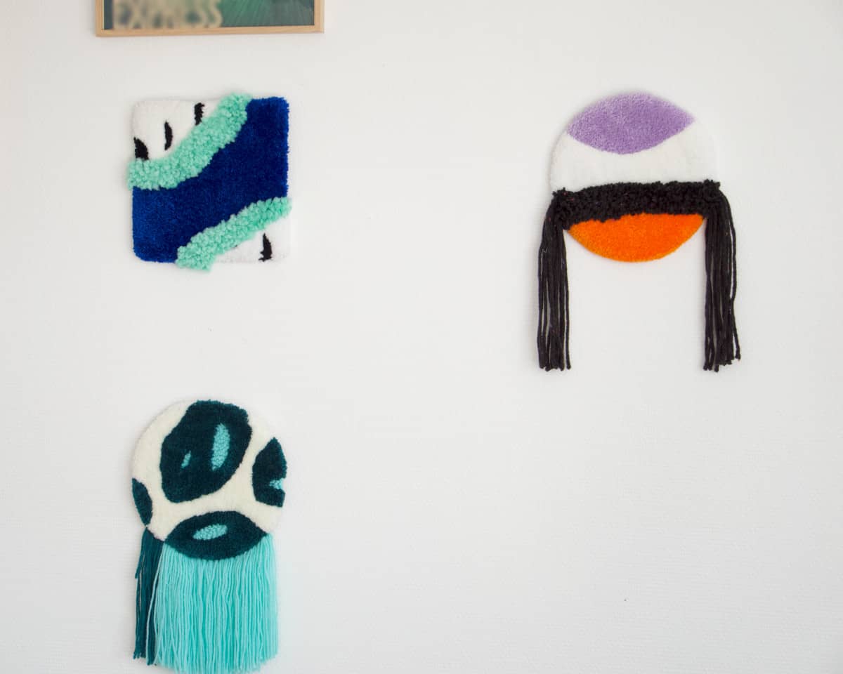 am-cla-tissage-tufting-mural-rond-violet-orange-franges image 5