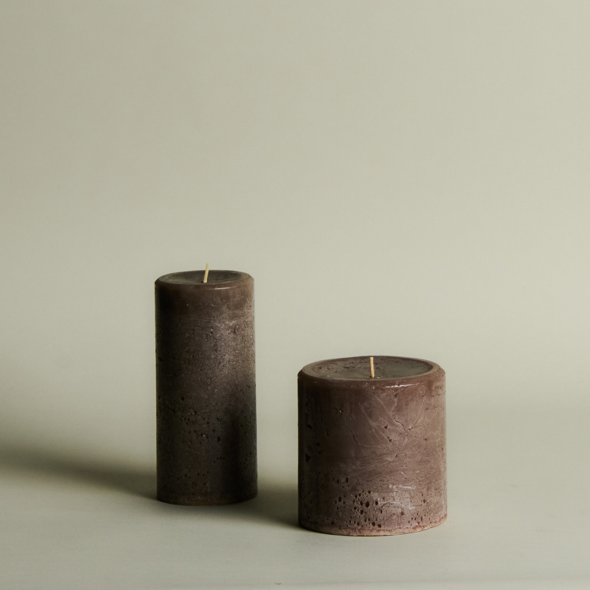 sia-nora-bougie-antik-l-cylindrique-taupe-15-cm image 4