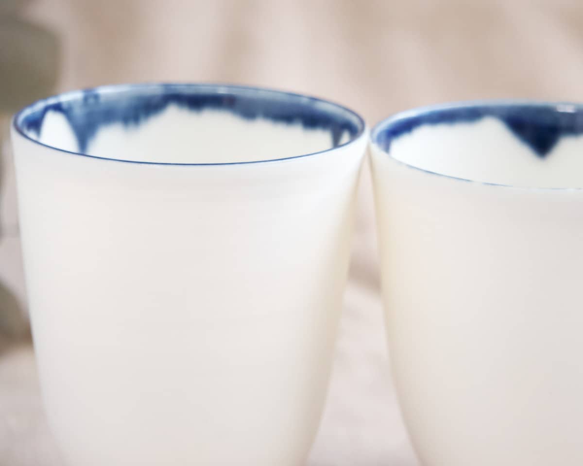 am-cla-mug-porcelaine-blanc-liser-bleu-marine image 5