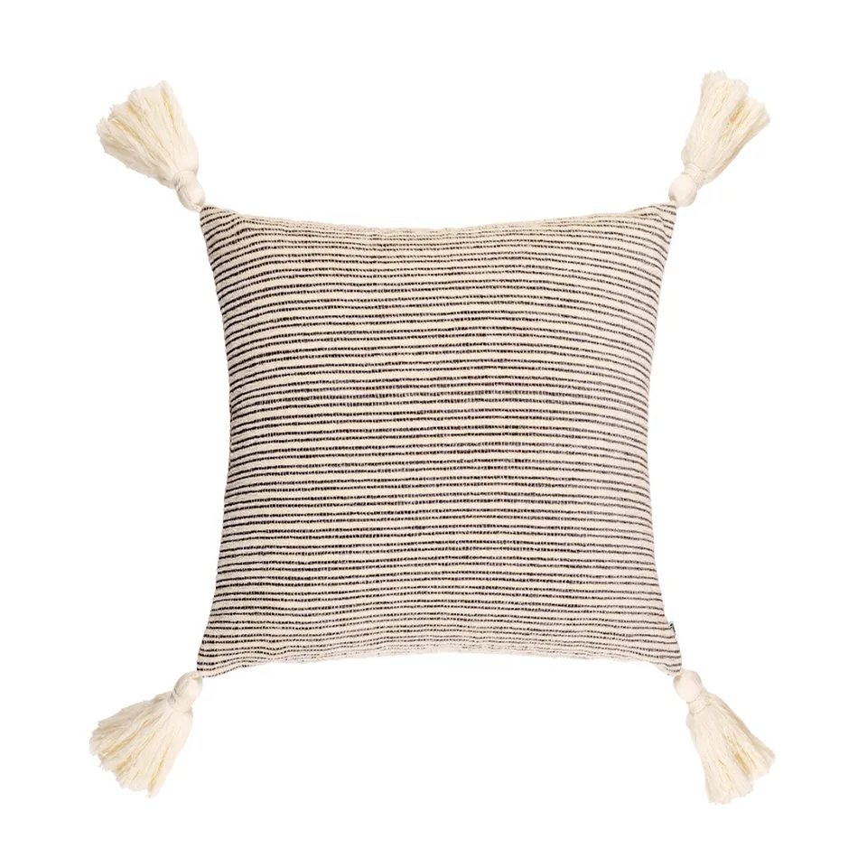 sia-nola-housse-coussin-beige-40x40-cm-ray-e-coton-pompons image 1