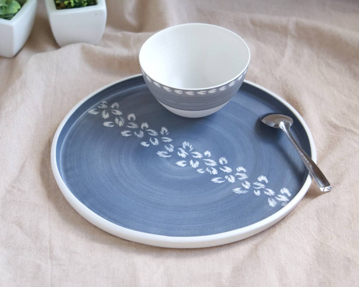 am-cla-assiettes-assiette-porcelaine-bleue-motifs-22cm image 2