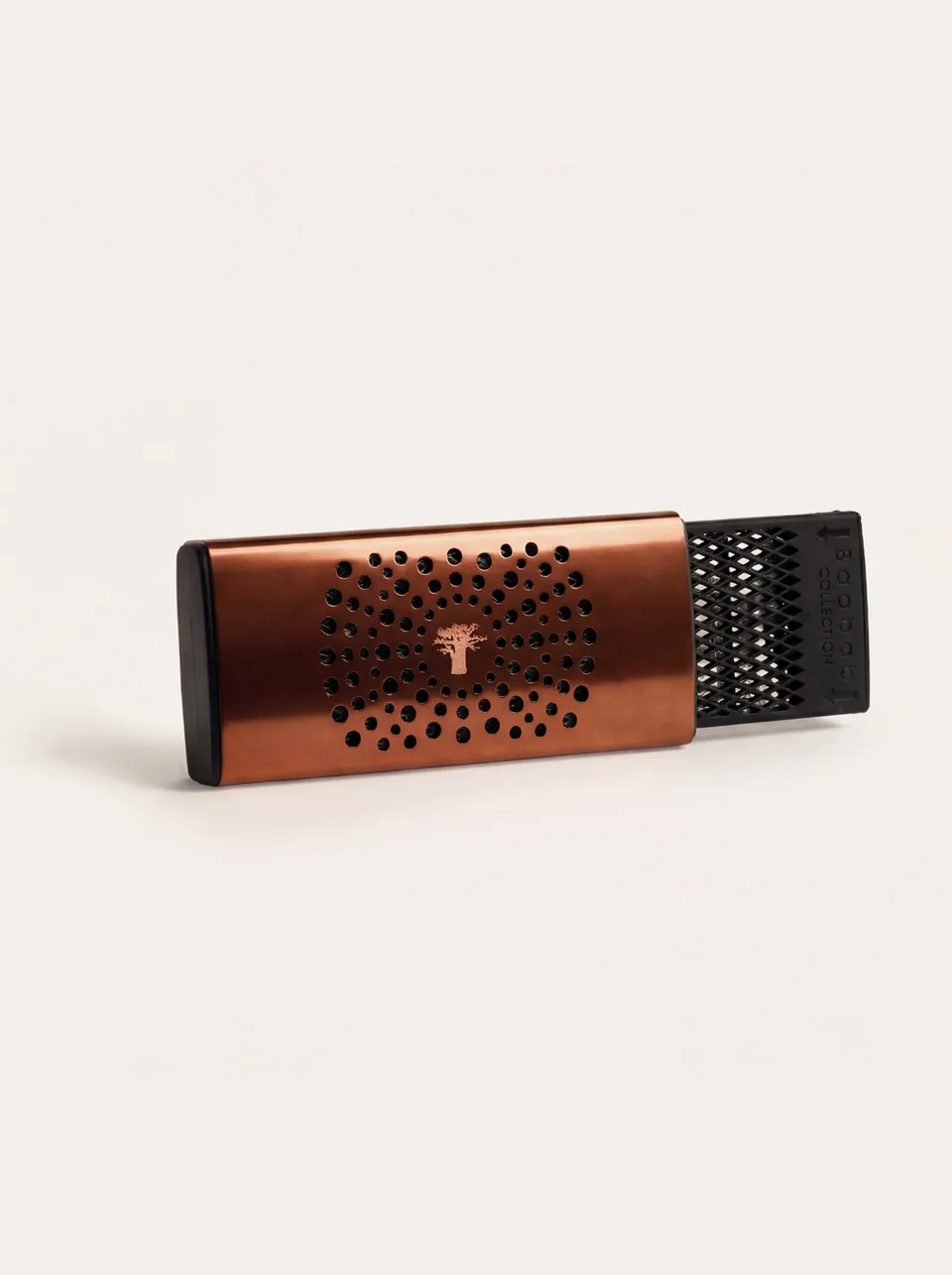 baobab-les-exclusives-cyprium-recharge-diffuseur-voiture-bois image 1