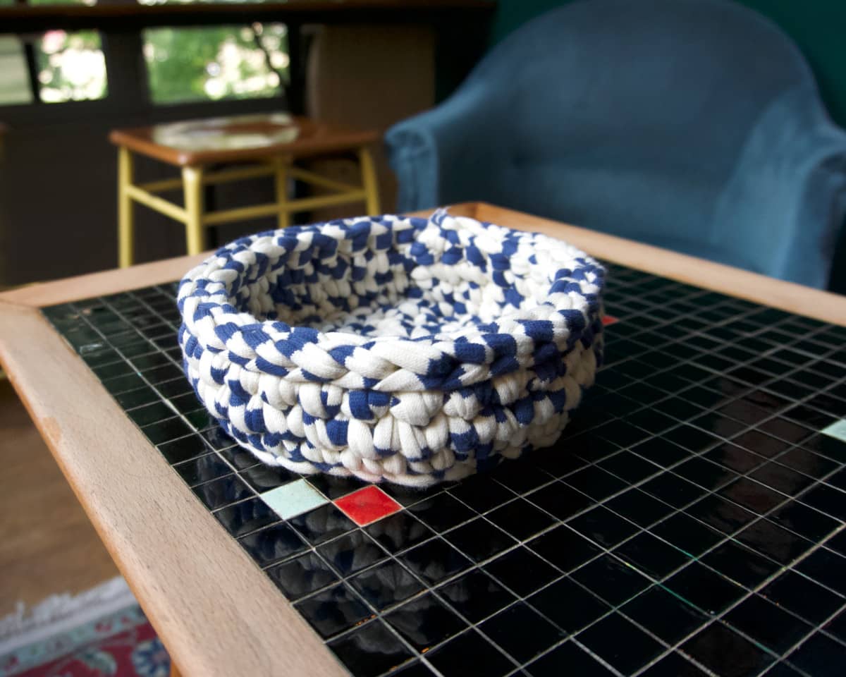 am-cla-paniers-rangement-panier-crochet-bleu-blanc-20-cm image 1