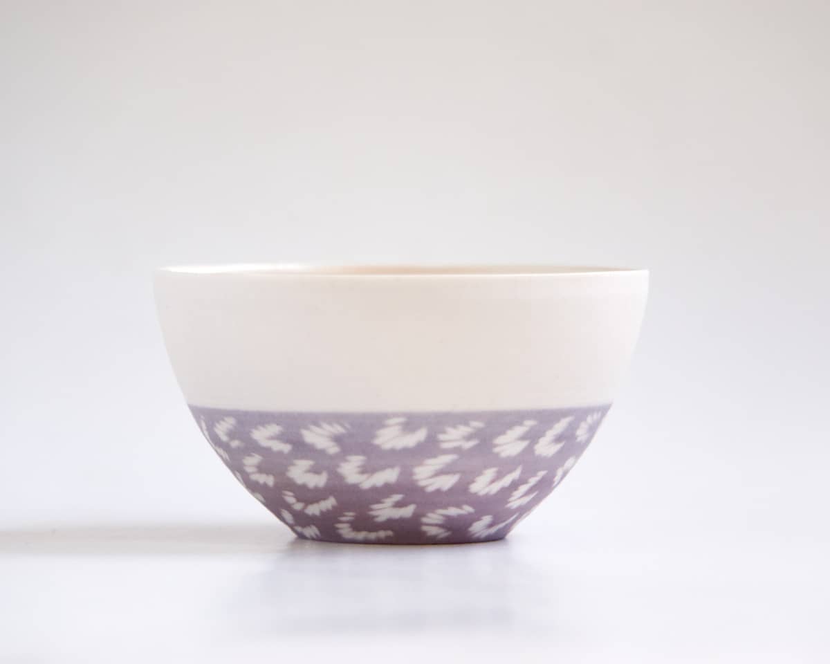 am-cla-bol-porcelaine-violet-motifs-floraux-blancs-9-5-cm image 5