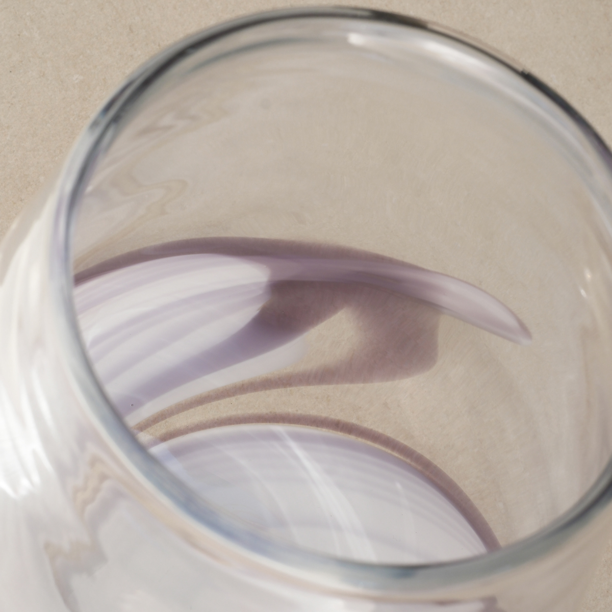 sia-deco-antica-almond-vase-verre-violet-23-cm image 4