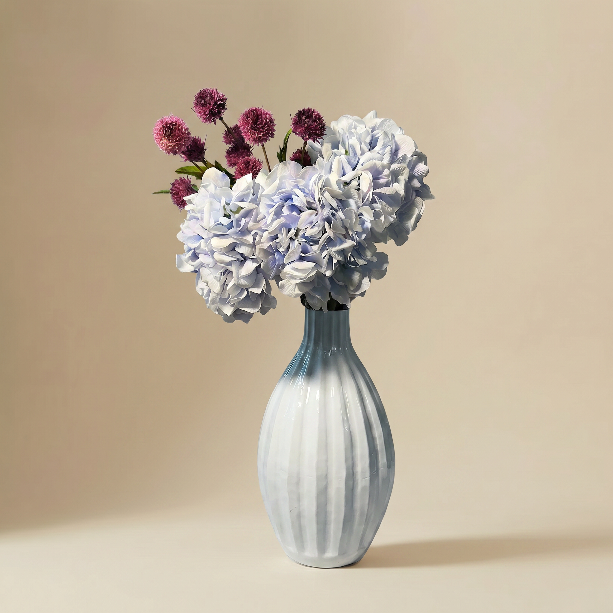 sia-noah-bouquet-hortensias-bleus-5-tiges-63-cm image 1