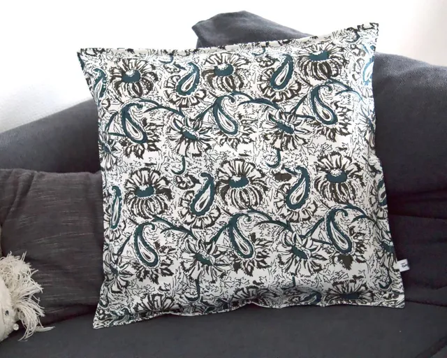 am-cla-coussins-housse-coussin-fleurs-marron-bleu-50x50 image 1