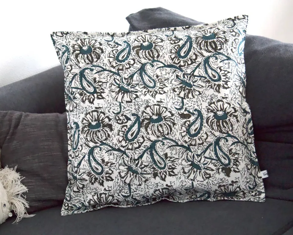 am-cla-coussins-housse-coussin-fleurs-marron-bleu-50x50 image 1