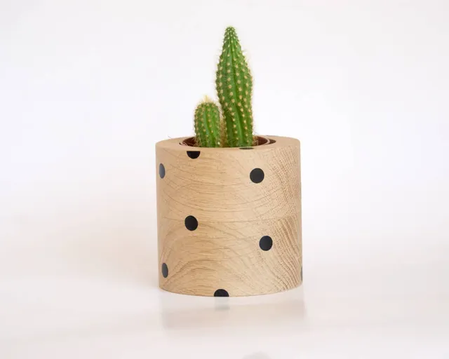 am-cla-pots-cache-pot-bois-rond-pois-noirs-9cm-ch-ne image 1