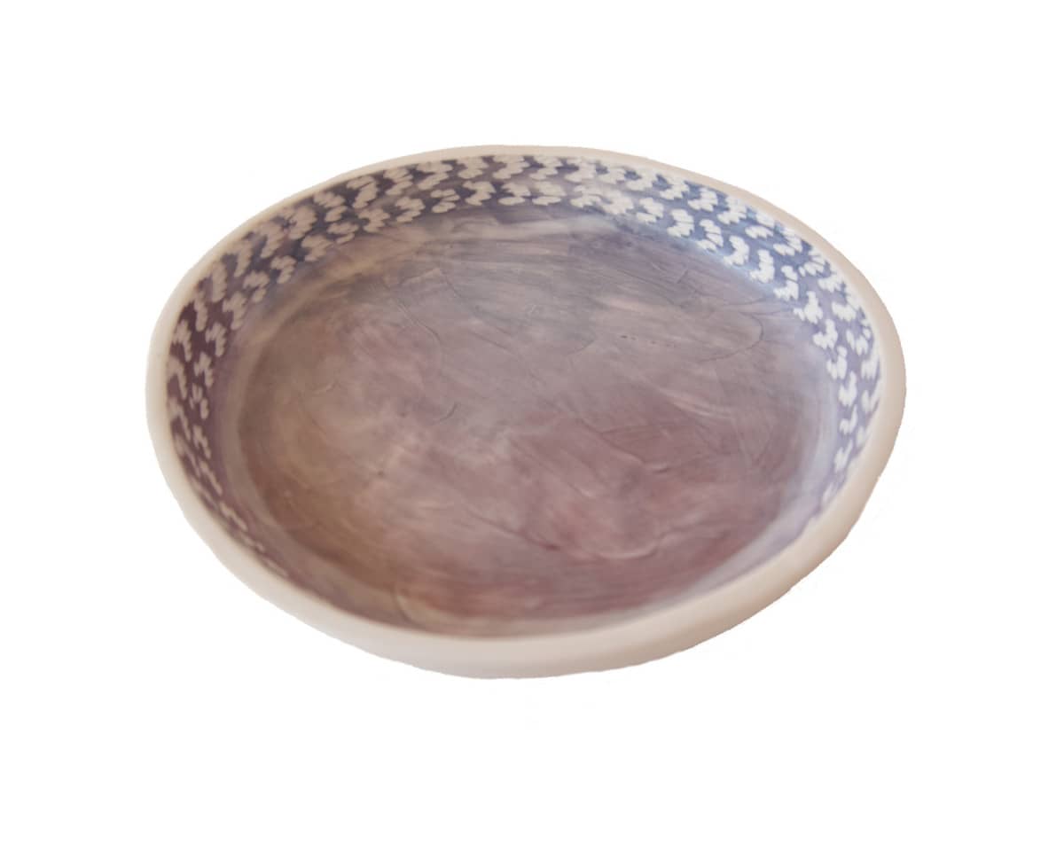 am-cla-assiettes-artisanales-assiette-porcelaine-violette-18-cm image 2