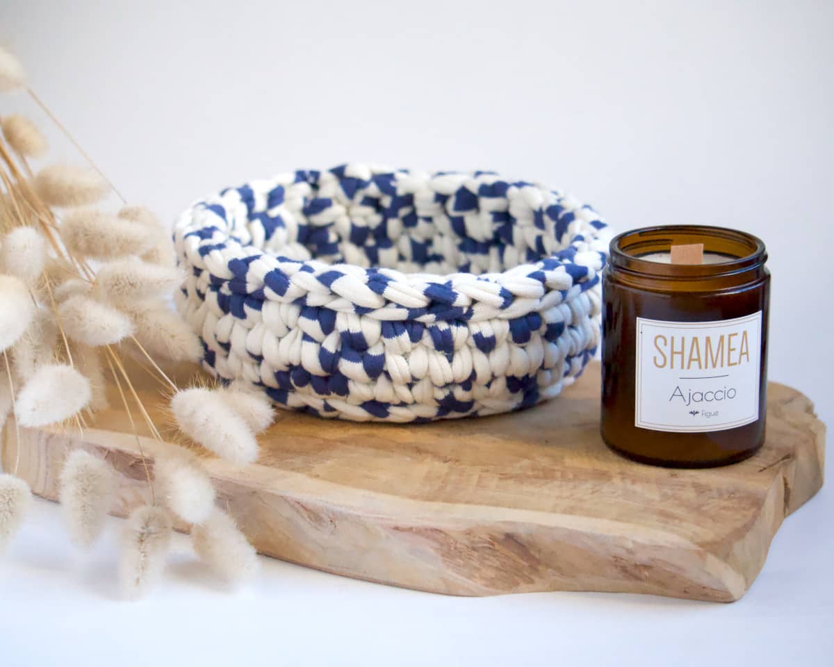 am-cla-coffret-cadeau-bougie-figue-panier-crochet-bleu image 1