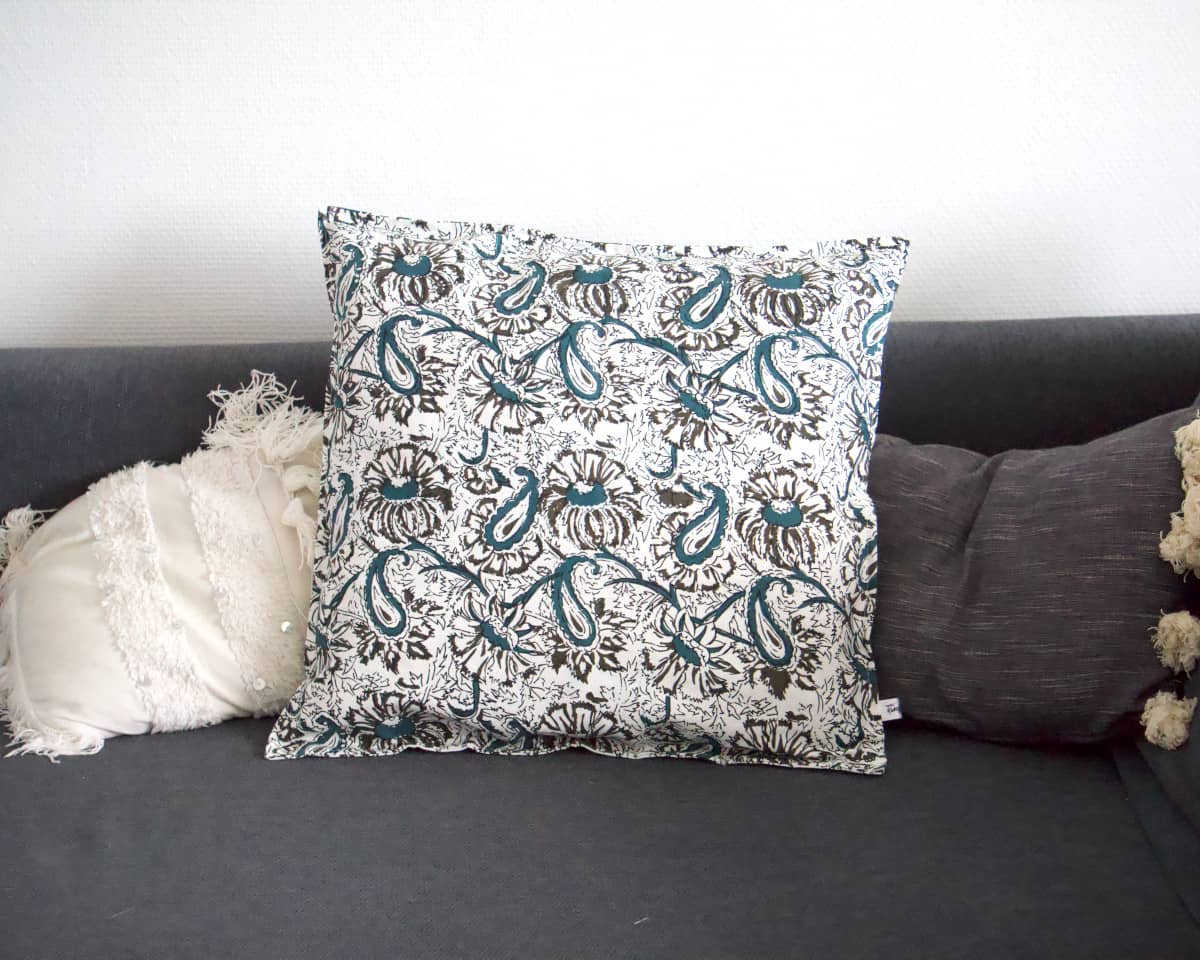 am-cla-coussins-housse-coussin-fleurs-marron-bleu-50x50 image 3