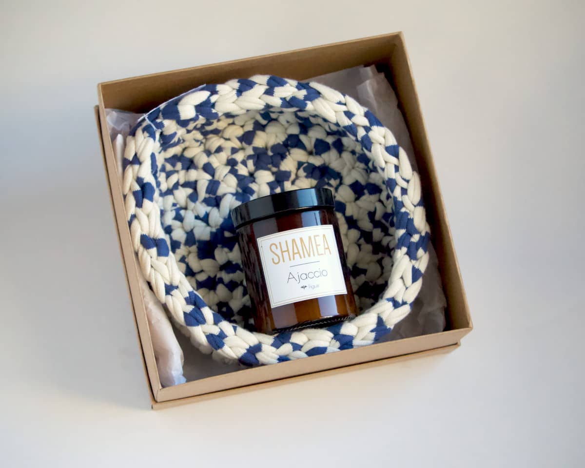 am-cla-coffret-cadeau-bougie-figue-panier-crochet-bleu image 2