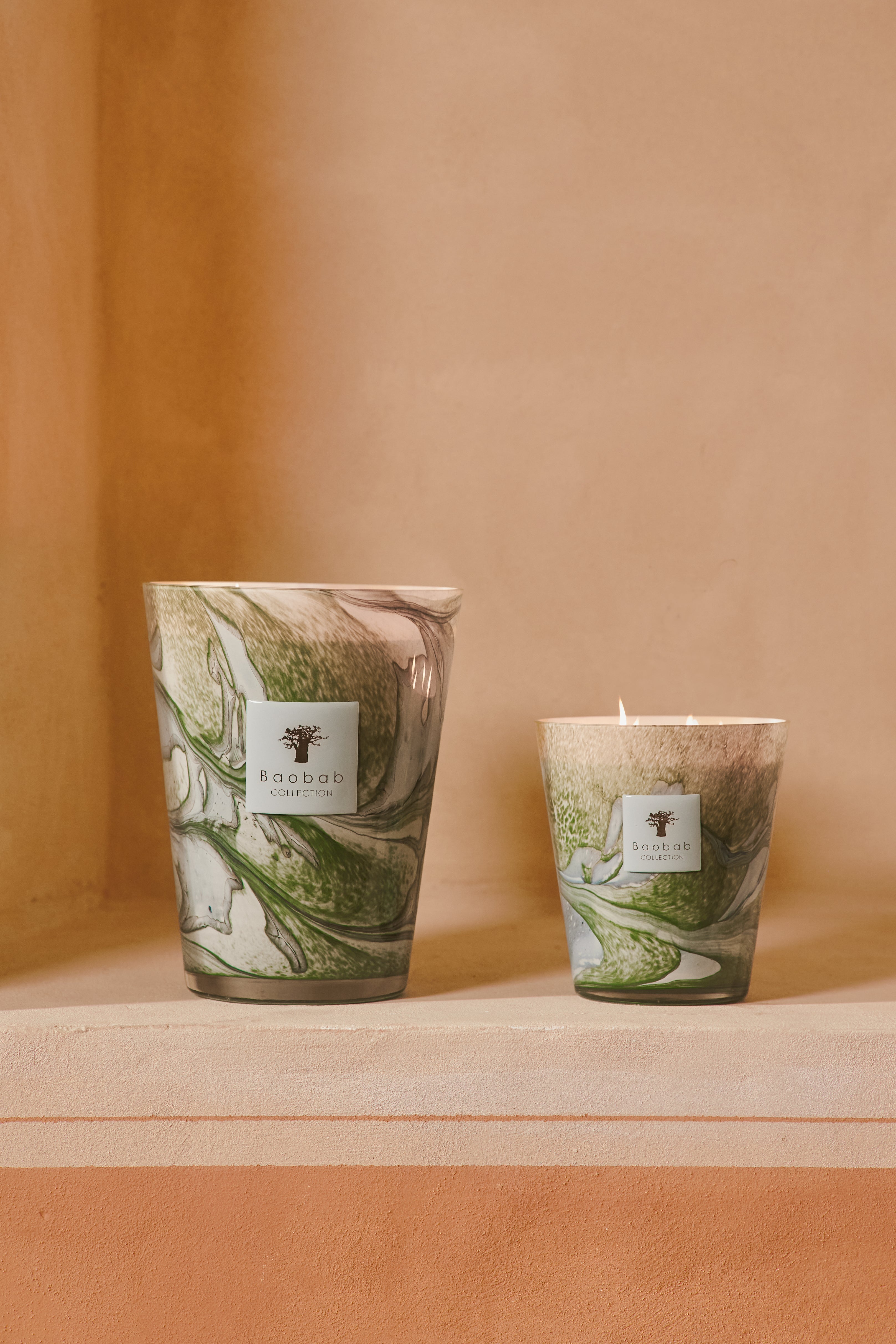 baobab-leaves-marius-bougie-parfum-e-classique-verre-bleu image 2