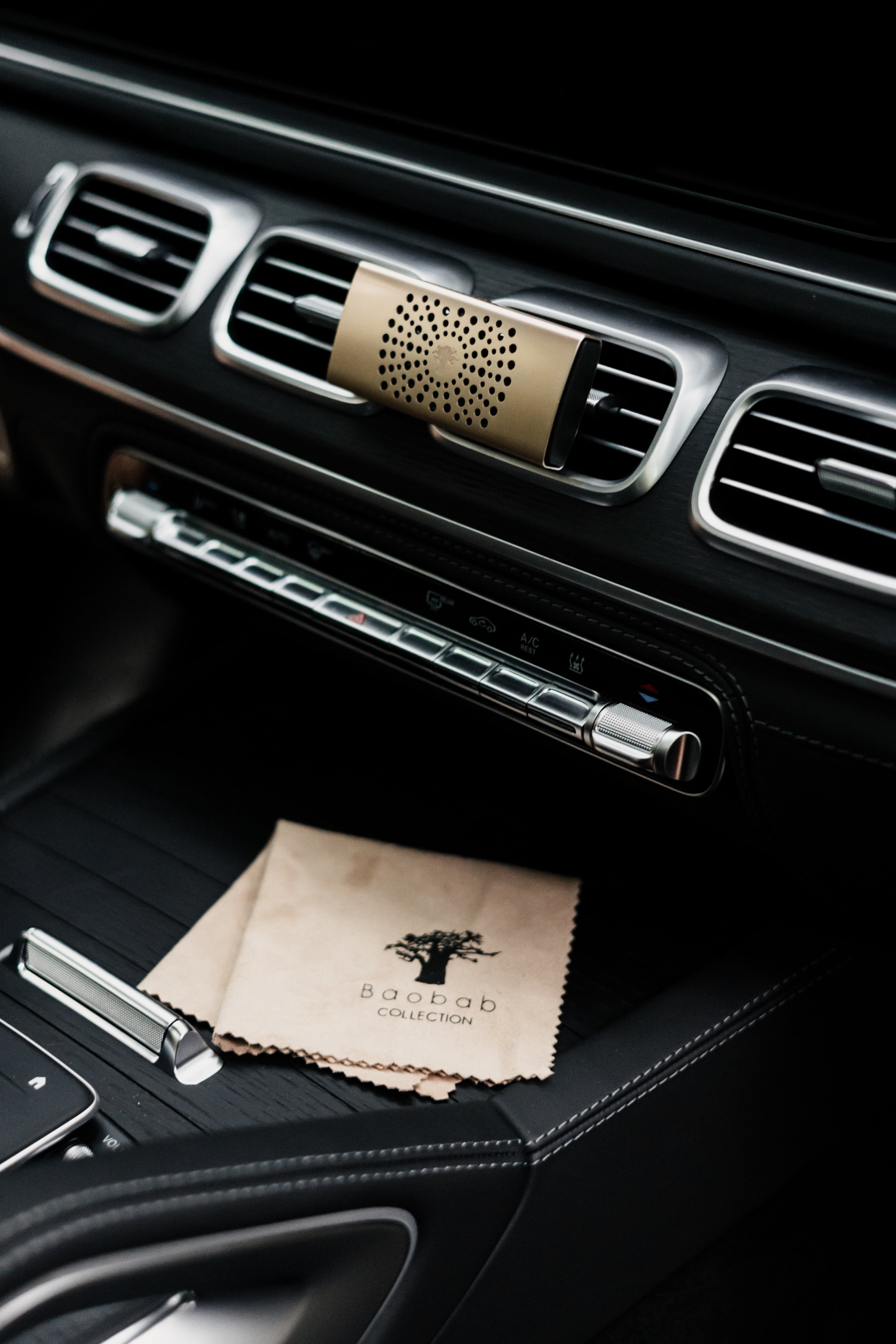 baobab-pearls-white-diffuseur-voiture-m-tal-dor image 3