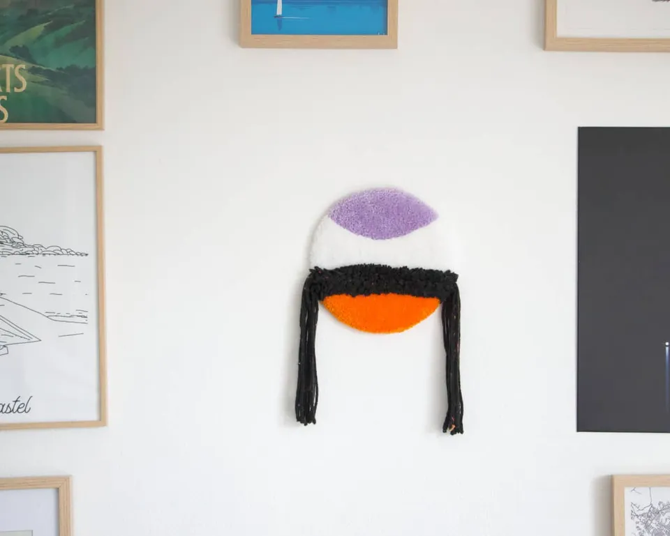 am-cla-tissage-tufting-mural-rond-violet-orange-franges image 1