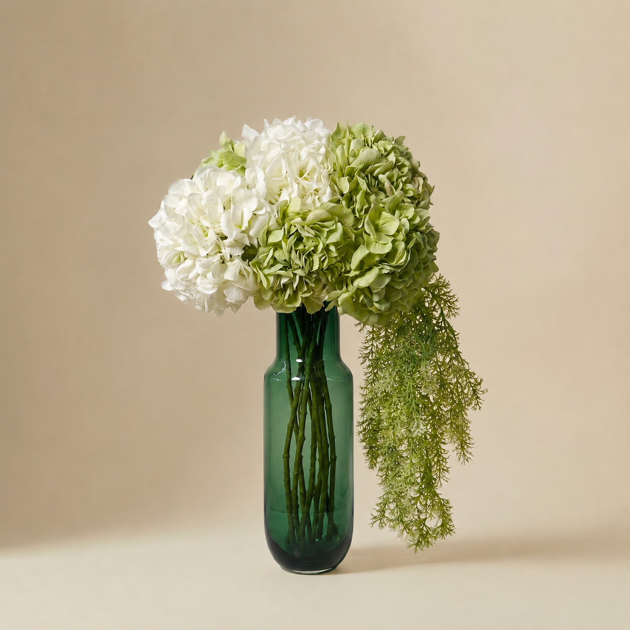 sia-noah-bouquet-artificiel-hortensias-vert-blanc-8-tiges-93-cm image 1