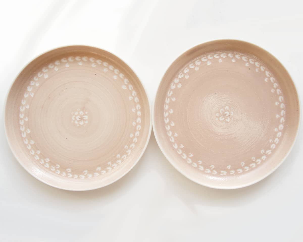 am-cla-assiette-porcelaine-beige-rose-motifs-blancs-18-cm-2 image 6