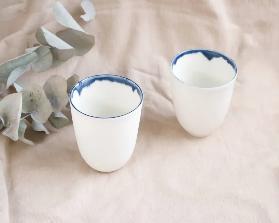 am-cla-mug-porcelaine-blanc-liser-bleu-marine image 1
