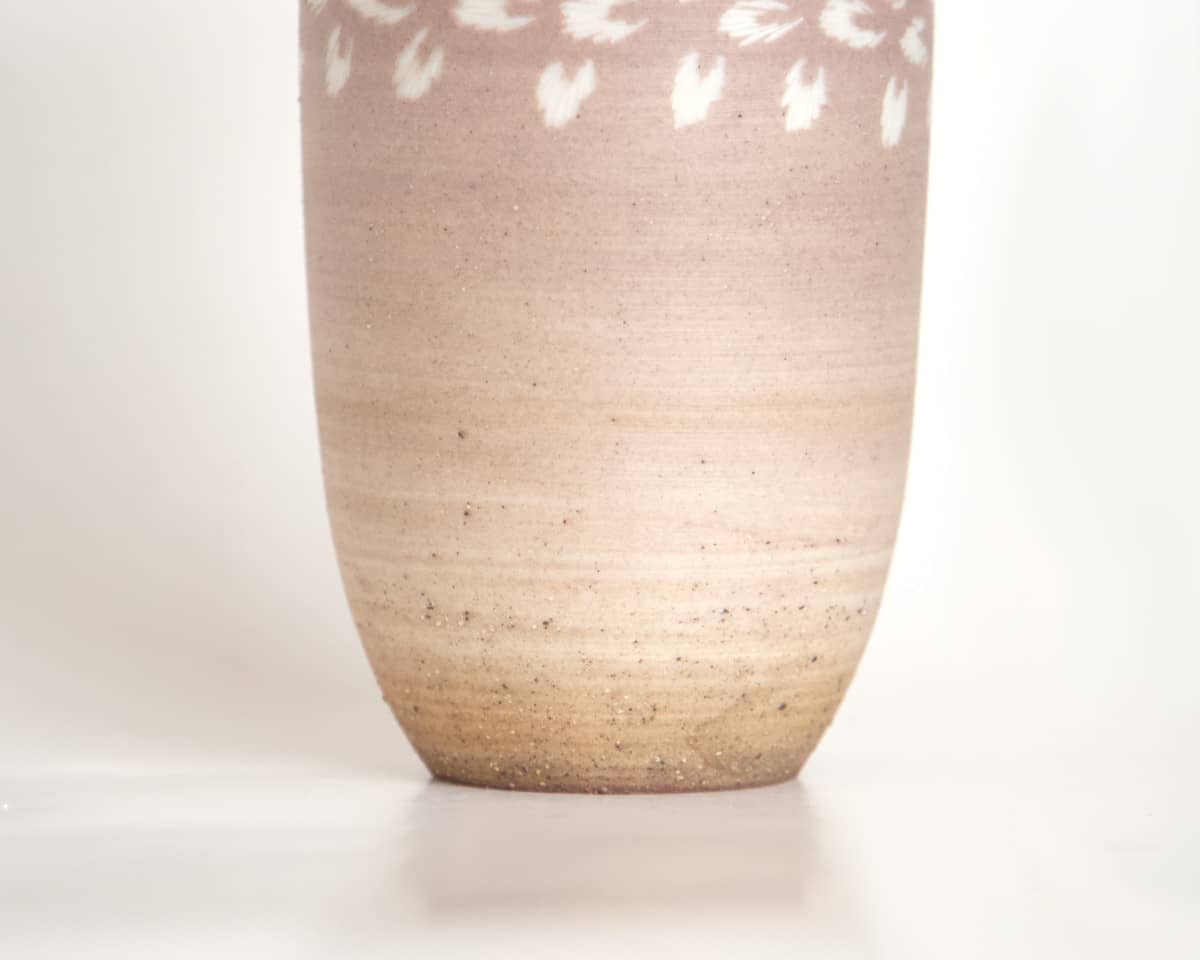 am-cla-vase-porcelaine-rose-sable-motifs-blancs image 8