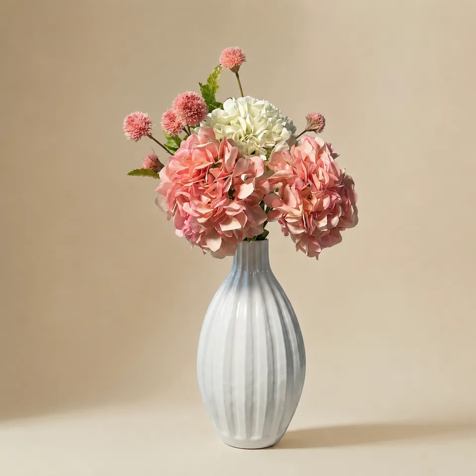 sia-noah-bouquet-hortensias-roses-artificiel-5-tiges image 1