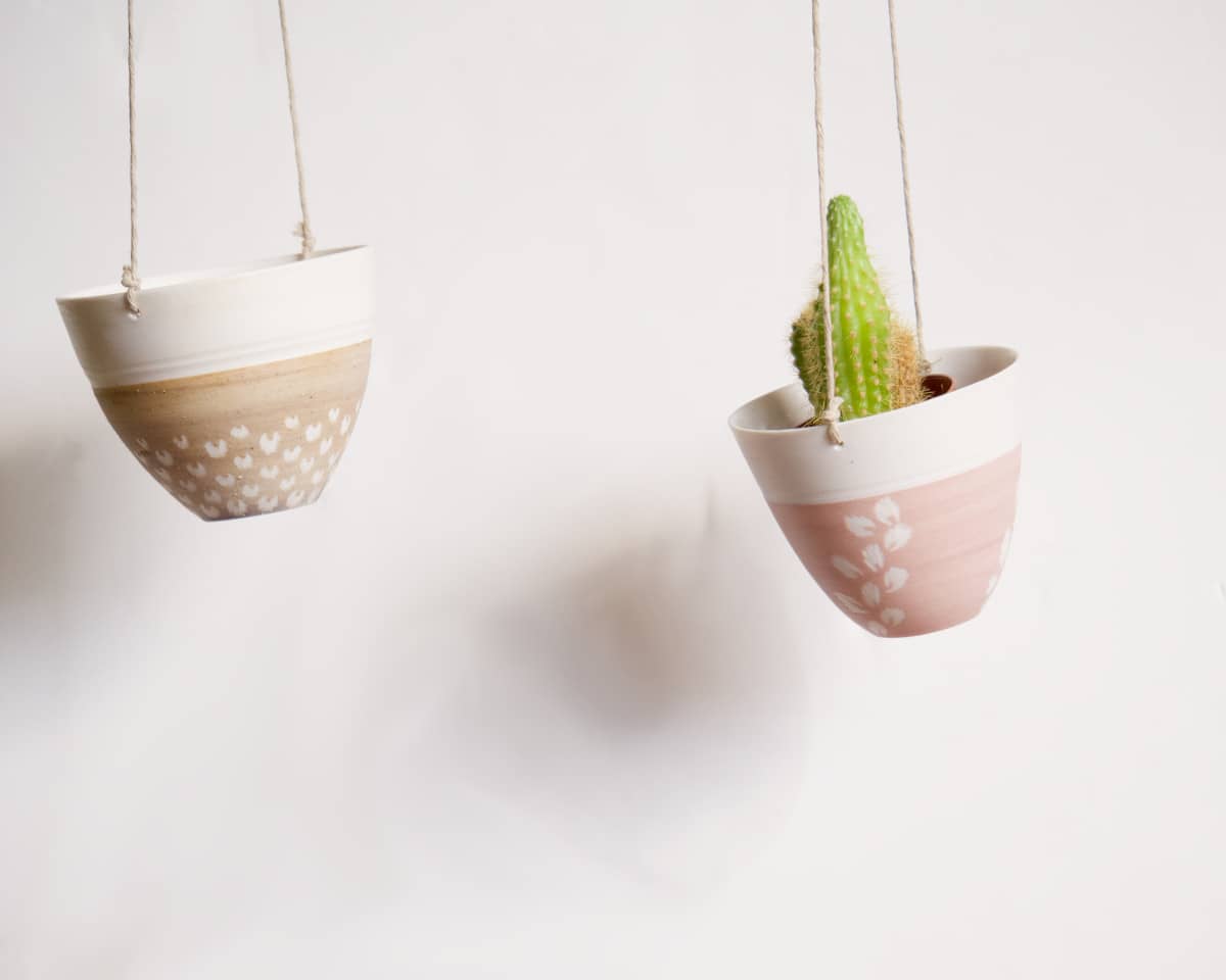 am-cla-pots-cache-pots-pot-porcelaine-rose-floral-suspendu image 1