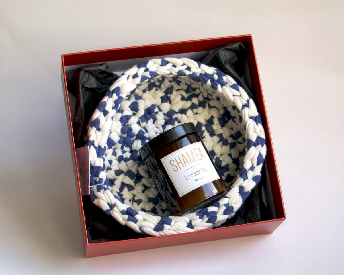 am-cla-coffret-rose-coffret-cadeau-bougie-rose-panier-crochet image 1