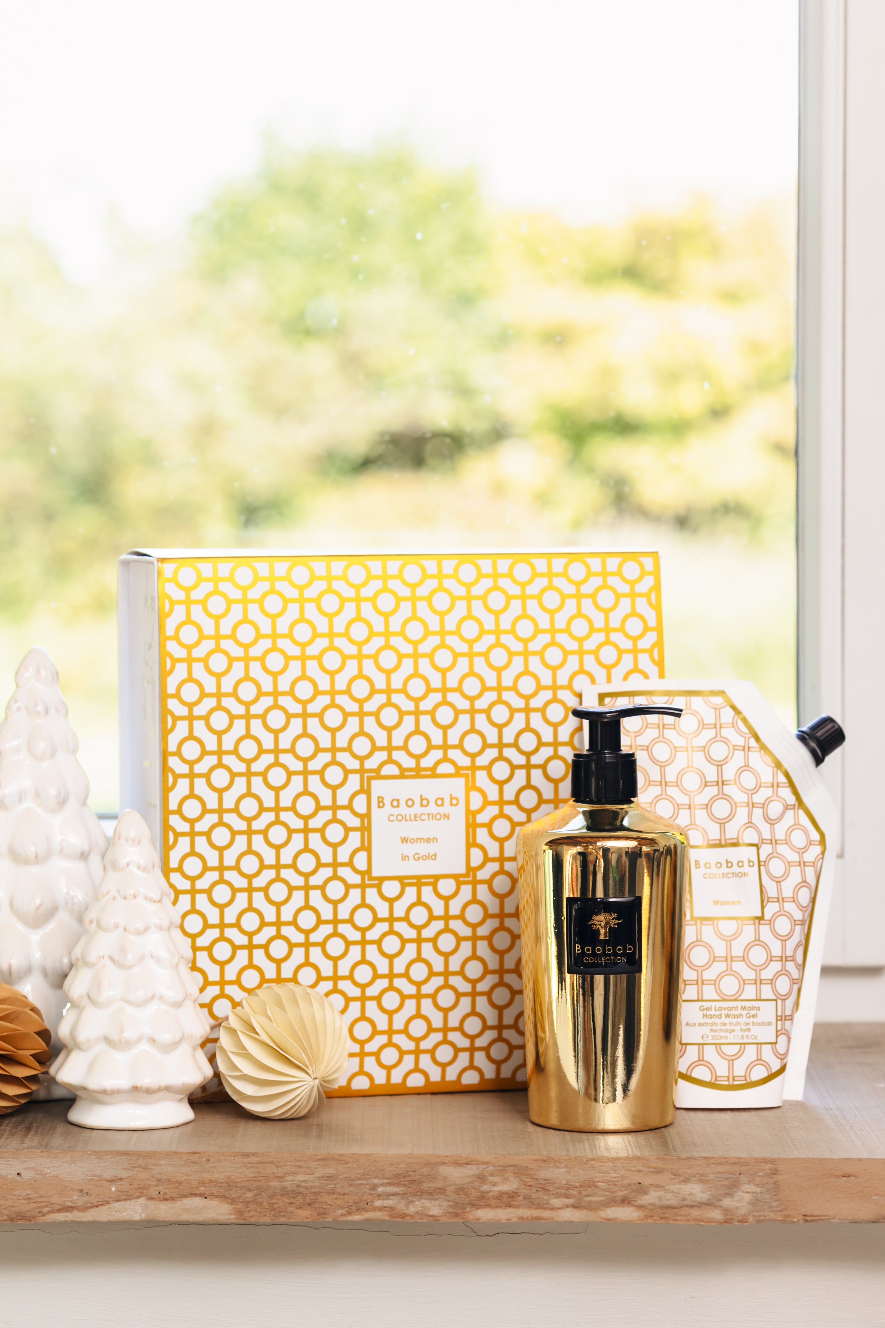 baobab-collection-women-in-gold-coffret-gel-mains-2x350ml-dor image 3